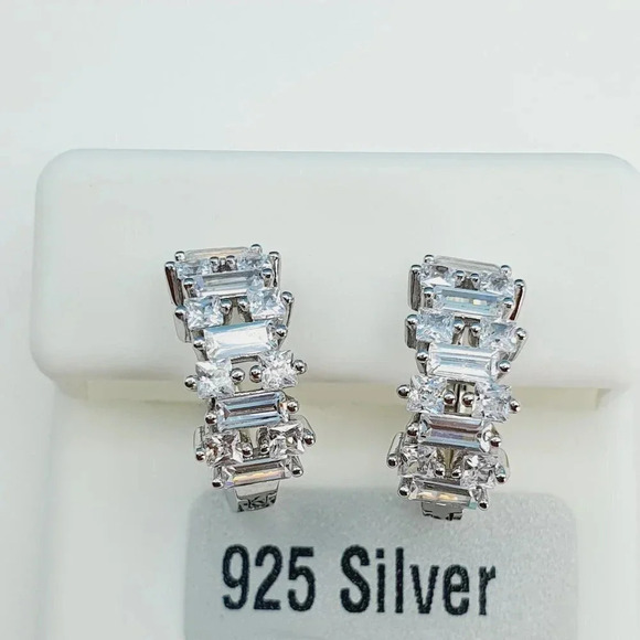 "925 Sterling Silver Cubic Zirconia Earrings, UU1P6A6157 - Picture 8 of 11